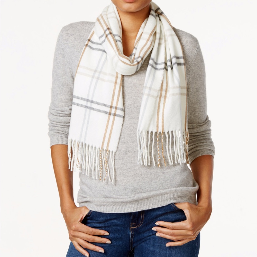Italian Crafted White Grid Pattern Scarf